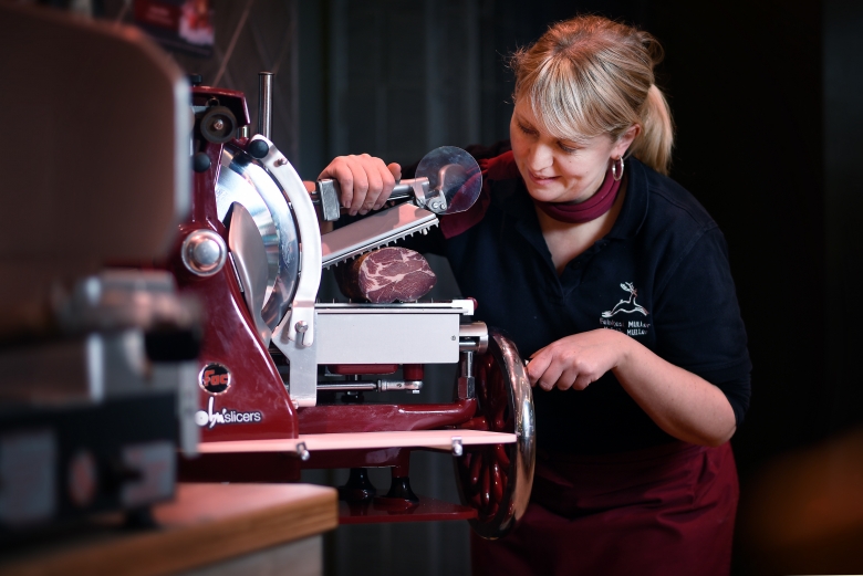 hausgemachte luftgetrocknete Spezialitäten : Osso collo, Bresaola, Panchetta....