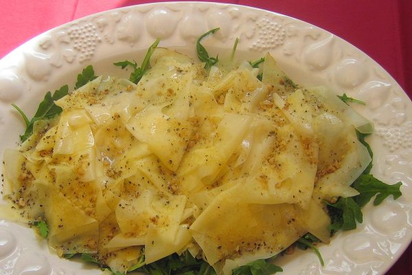 Kaesecarpaccio mit Zitronenpfeffer